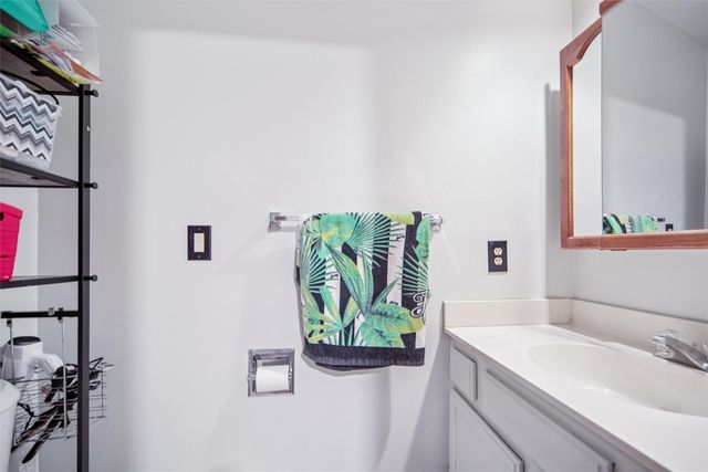 1830 Center Street, West Des Moines, IA 50265