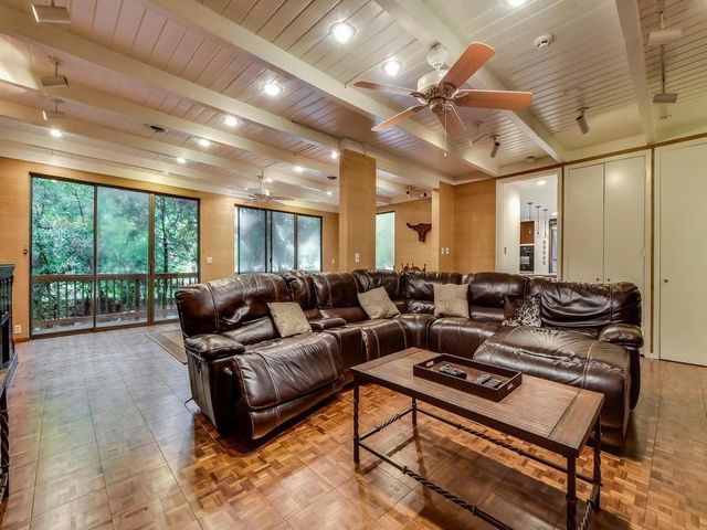 800 Leonard ST, Austin, TX 78705