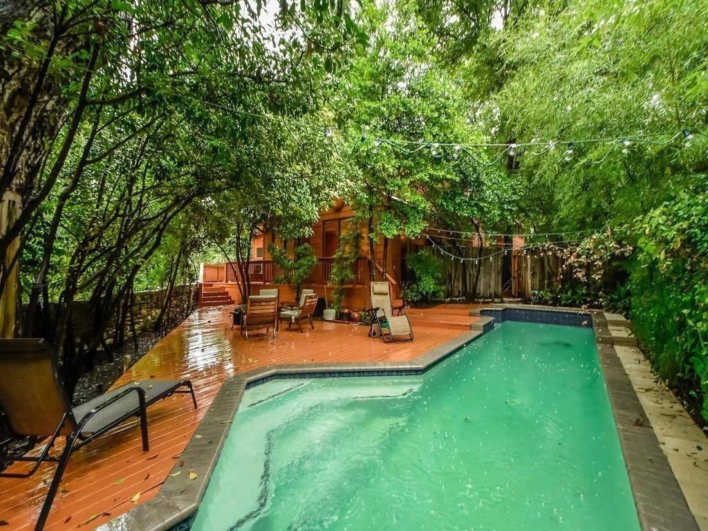 800 Leonard ST, Austin, TX 78705