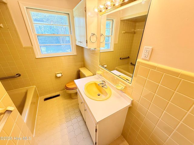 501 N Chestnut Street, Mount Olive, NC 28365