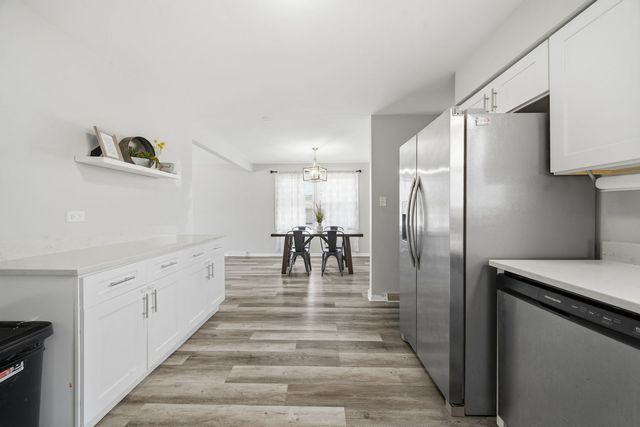 16740 Forest Avenue, Oak Forest, IL 60452