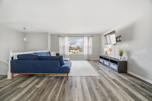 16740 Forest Avenue, Oak Forest, IL 60452