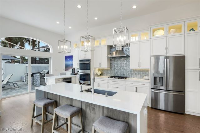 15303 Devon Green LN, Naples, FL 34110