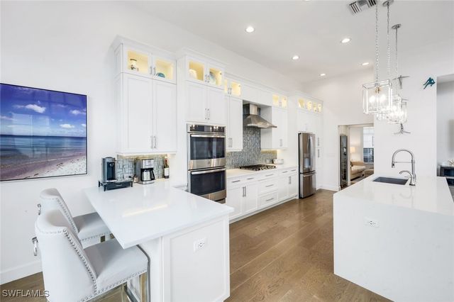 15303 Devon Green LN, Naples, FL 34110