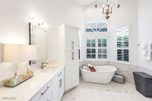 15303 Devon Green LN, Naples, FL 34110