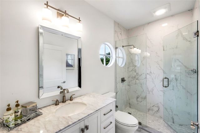 15303 Devon Green LN, Naples, FL 34110