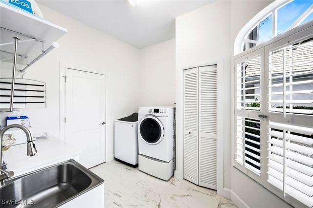 15303 Devon Green LN, Naples, FL 34110