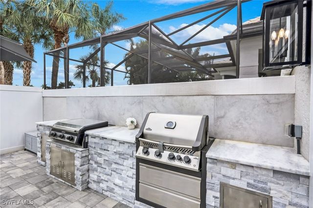 15303 Devon Green LN, Naples, FL 34110