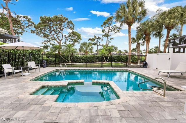 15303 Devon Green LN, Naples, FL 34110