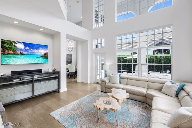 15303 Devon Green LN, Naples, FL 34110