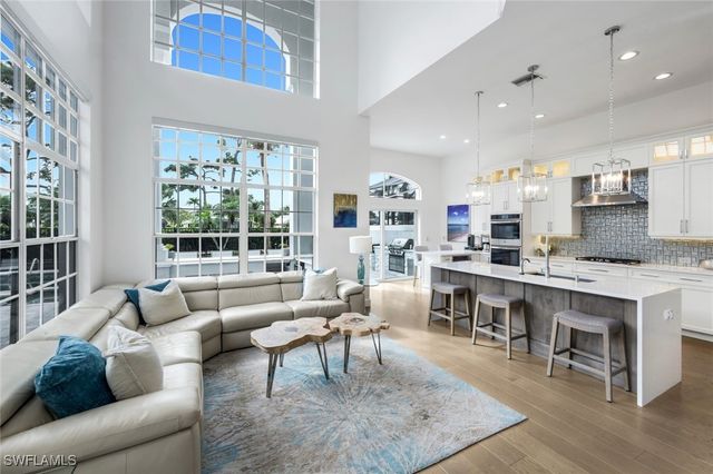 15303 Devon Green LN, Naples, FL 34110