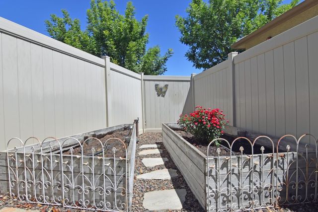 2260 State St, Turlock, CA 95380