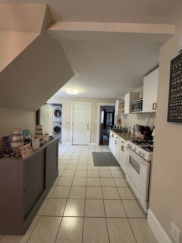 251 Washington St 3, Westwood, MA 02090