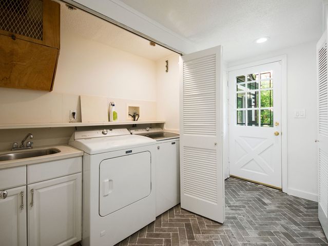 9002 Kedvale Avenue, Skokie, IL 60076