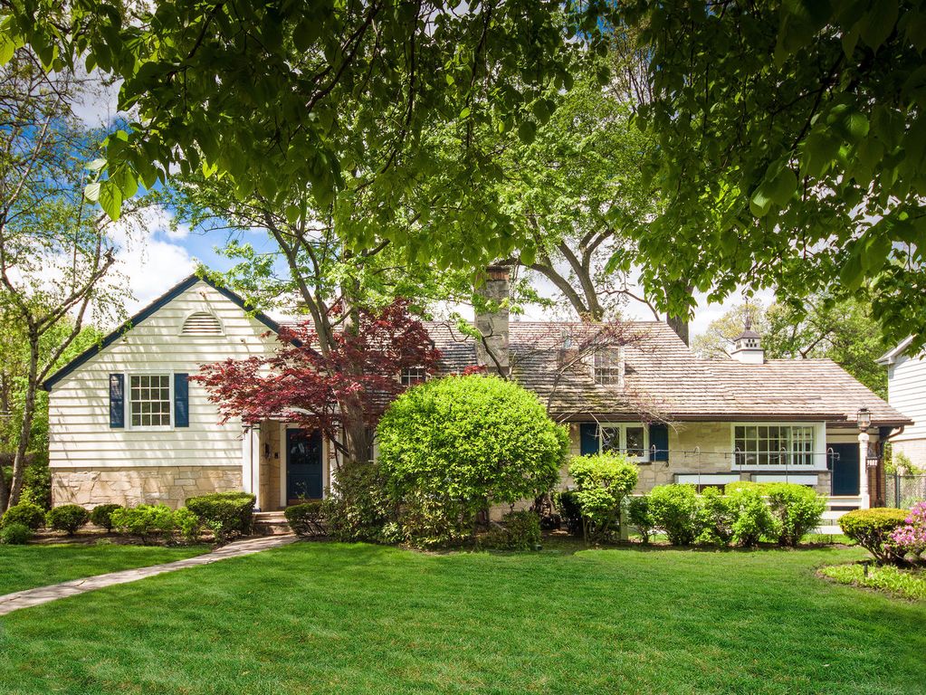 9002 Kedvale Avenue, Skokie, IL 60076