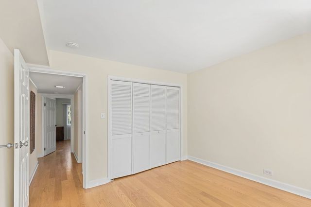 9411 Bay Colony Drive 1N, Des Plaines, IL 60016