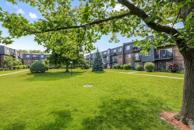 9411 Bay Colony Drive 1N, Des Plaines, IL 60016