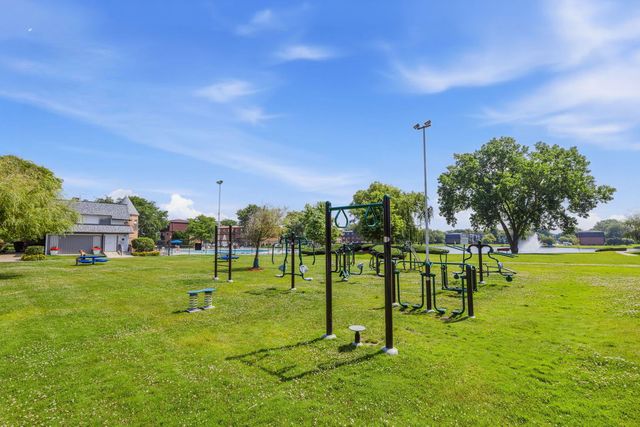 9411 Bay Colony Drive 1N, Des Plaines, IL 60016