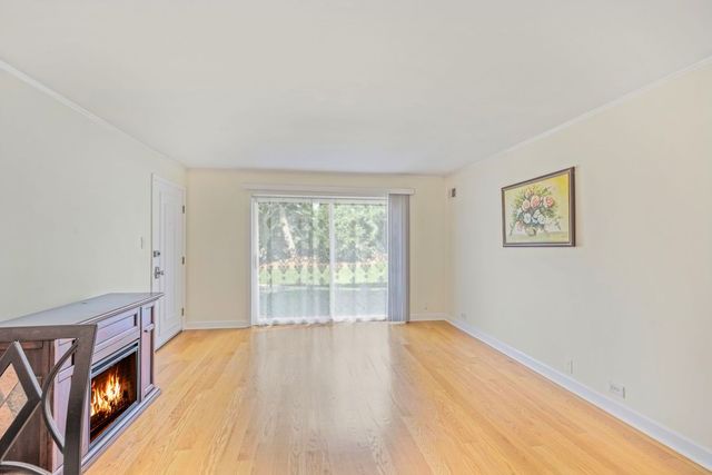 9411 Bay Colony Drive 1N, Des Plaines, IL 60016
