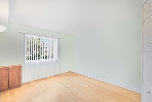 9411 Bay Colony Drive 1N, Des Plaines, IL 60016
