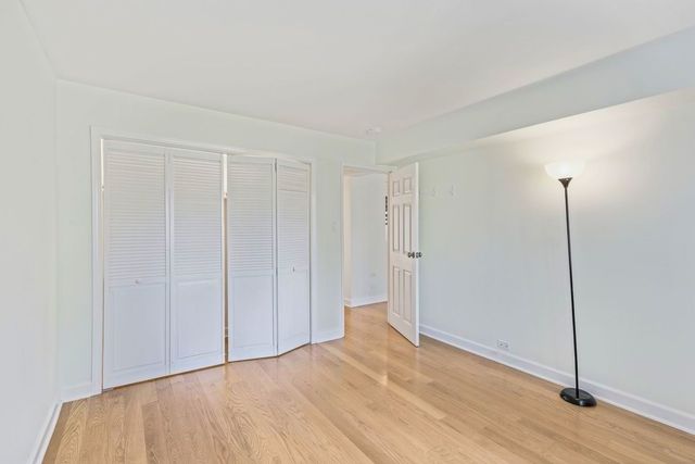 9411 Bay Colony Drive 1N, Des Plaines, IL 60016