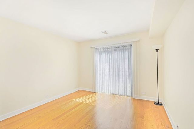 9411 Bay Colony Drive 1N, Des Plaines, IL 60016