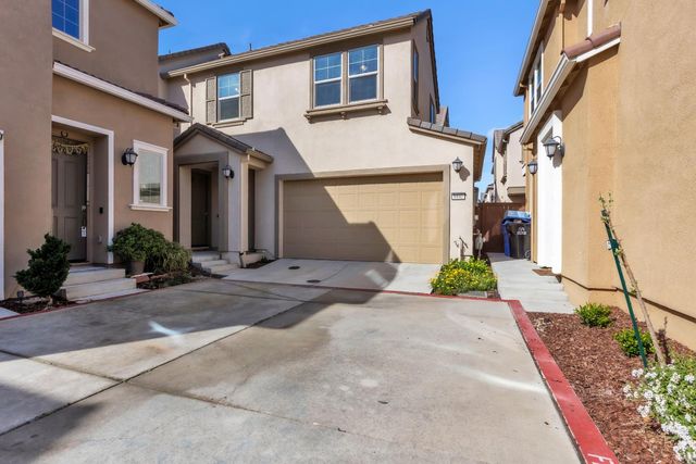 8840 Solo Way, Elk Grove, CA 95757
