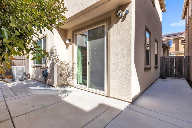 8840 Solo Way, Elk Grove, CA 95757