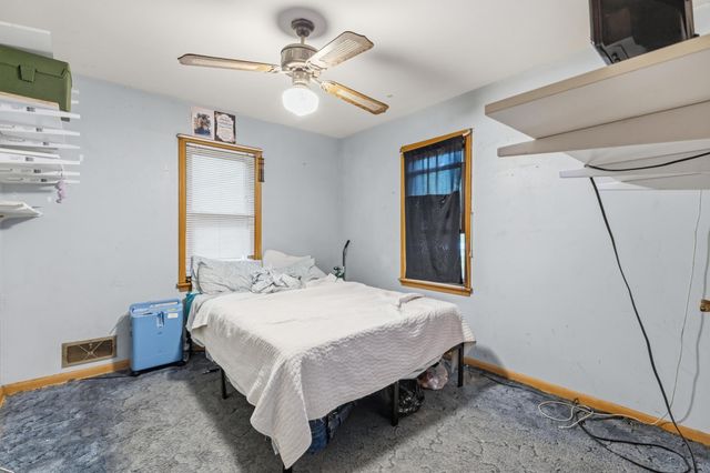 1450 Sandhurst Avenue E, Maplewood, MN 55109
