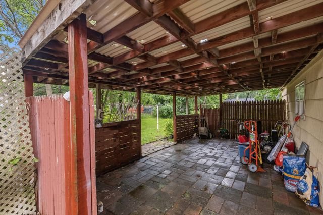 1450 Sandhurst Avenue E, Maplewood, MN 55109