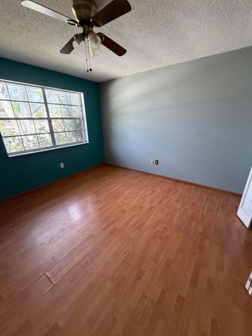 104 W Swan Pkwy Parkway W, Royal Palm Beach, FL 33411