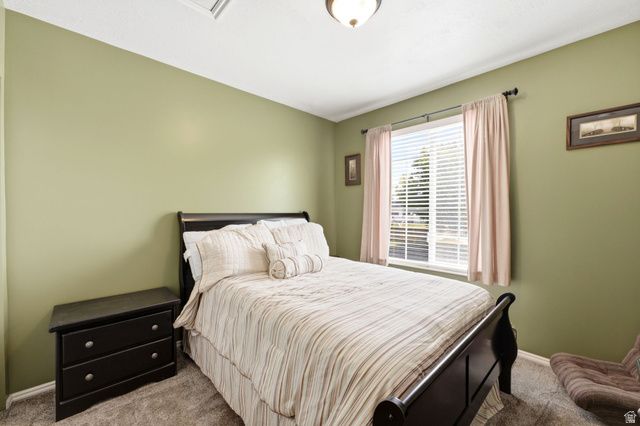 2586 W 2250 N, Clinton, UT 84015