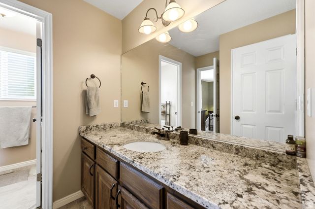 2586 W 2250 N, Clinton, UT 84015