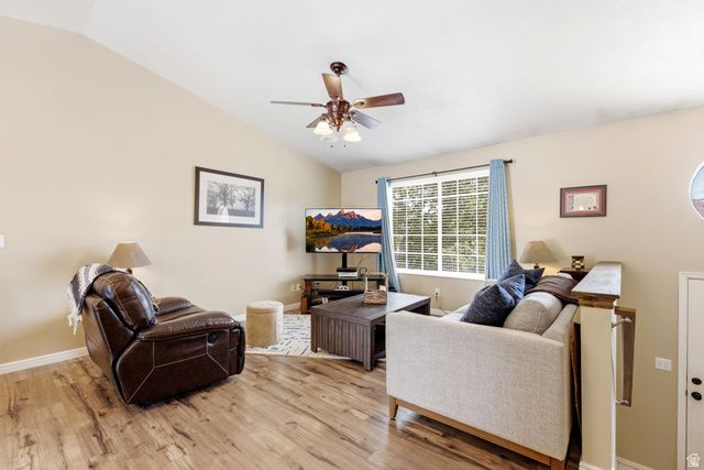 2586 W 2250 N, Clinton, UT 84015