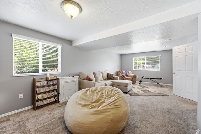2586 W 2250 N, Clinton, UT 84015