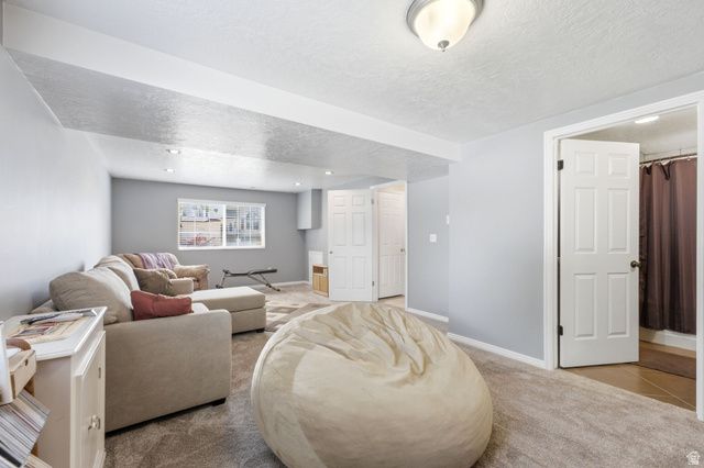 2586 W 2250 N, Clinton, UT 84015