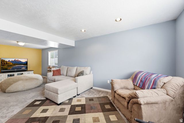 2586 W 2250 N, Clinton, UT 84015