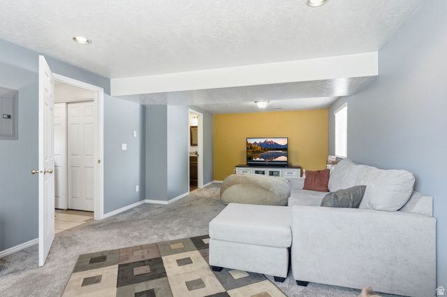 2586 W 2250 N, Clinton, UT 84015