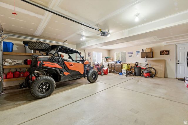 2586 W 2250 N, Clinton, UT 84015