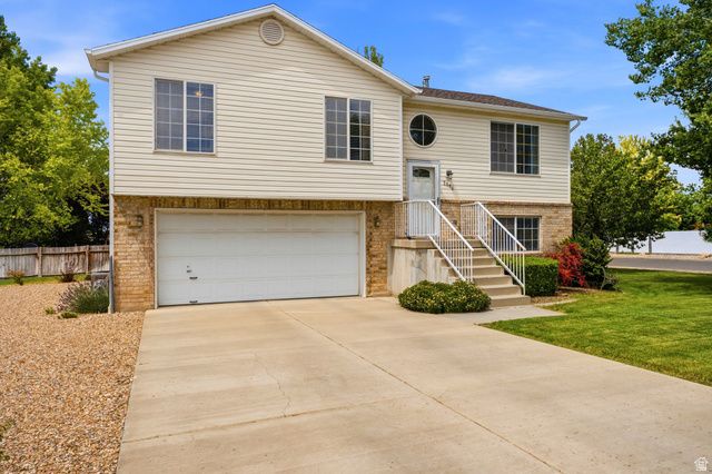 2586 W 2250 N, Clinton, UT 84015