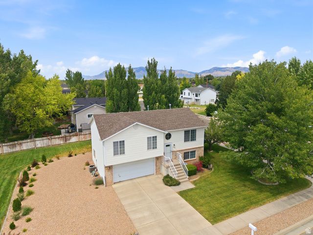 2586 W 2250 N, Clinton, UT 84015