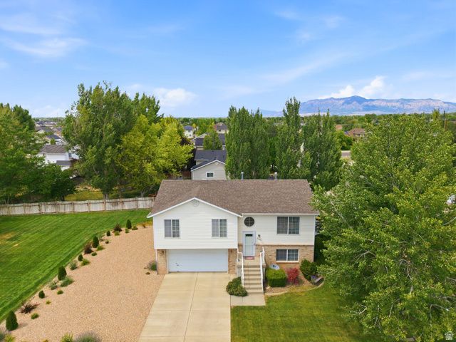 2586 W 2250 N, Clinton, UT 84015
