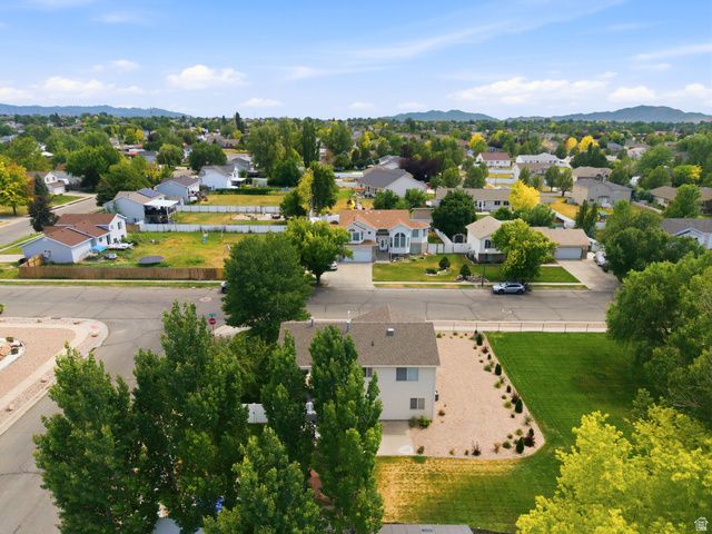 2586 W 2250 N, Clinton, UT 84015