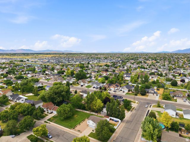 2586 W 2250 N, Clinton, UT 84015