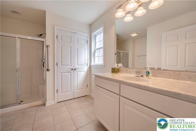 5351 Presidents Drive, Bethlehem City, PA 18017