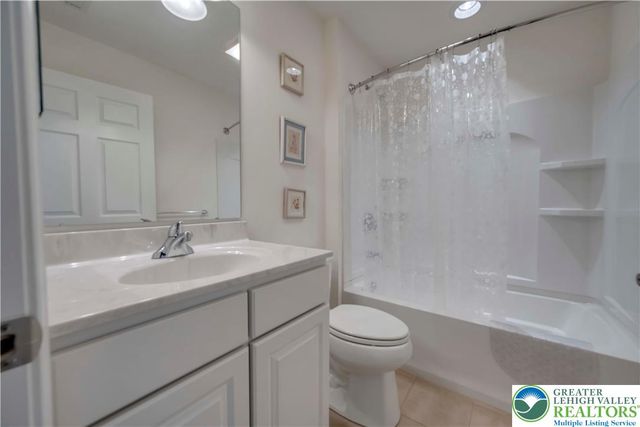 5351 Presidents Drive, Bethlehem City, PA 18017