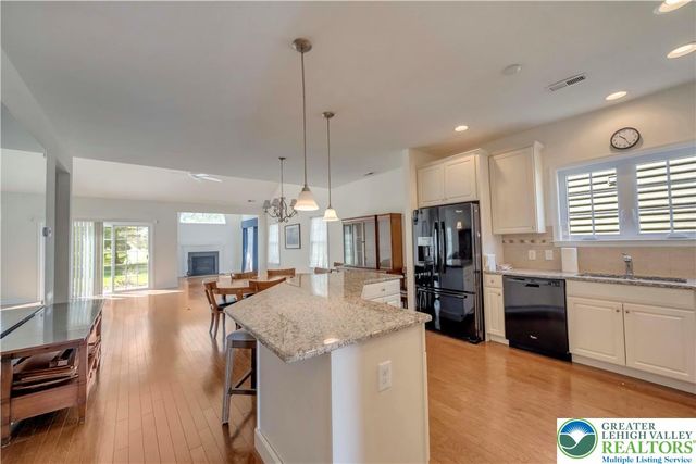 5351 Presidents Drive, Bethlehem City, PA 18017