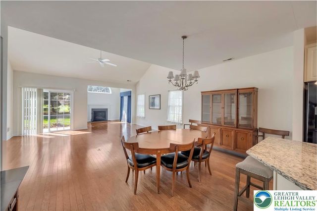 5351 Presidents Drive, Bethlehem City, PA 18017