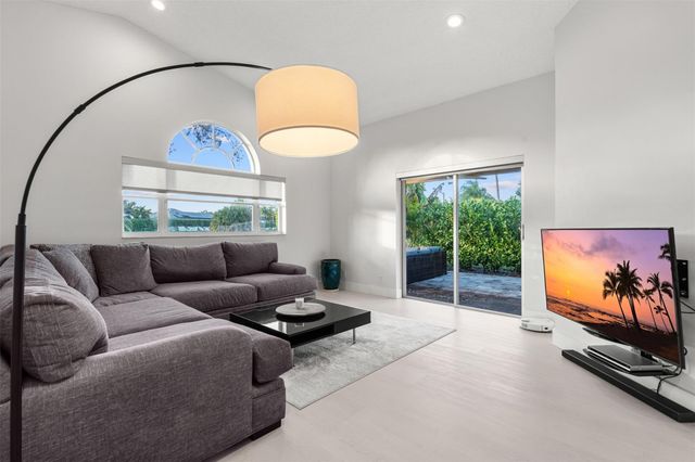 16473 Del Palacio Court, Delray Beach, FL 33484