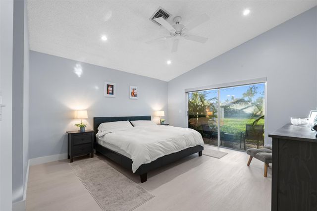 16473 Del Palacio Court, Delray Beach, FL 33484